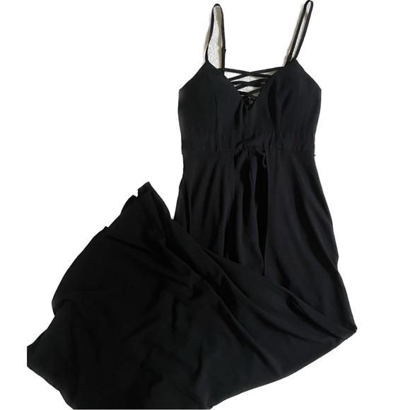 GUESS BLACK ROMPER / MAXI DRESS WITH CRISS CROSS CHEST SIZE XS - Picture 1 of 13